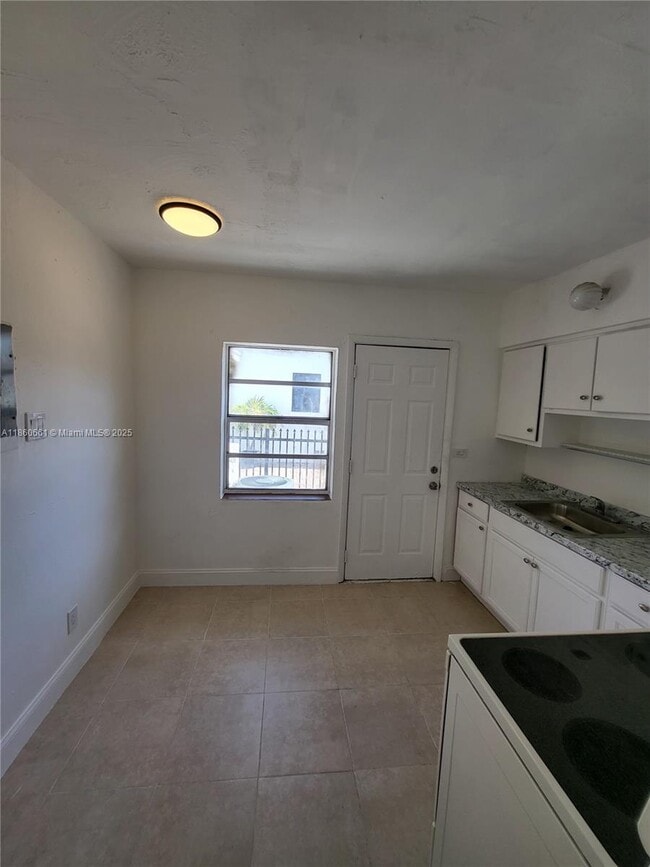 Photo - 642 NW 77th St