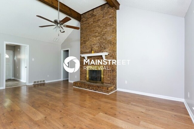 Photo - 3 Bedroom Pet-Friendly Home in Memphis, TN with Main Street Renewal