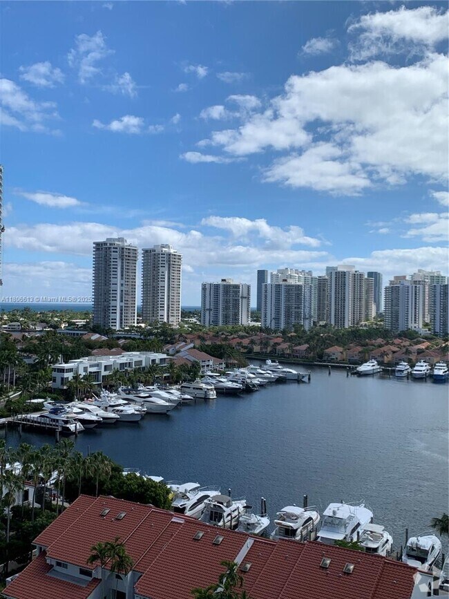 Building Photo - 3610 Yacht Club Dr Unit 1204 Rental