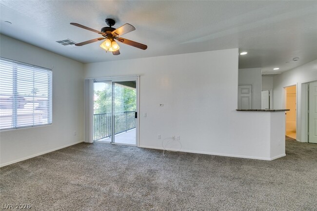 Building Photo - 6868 Sky Pointe Dr Unit 2068
