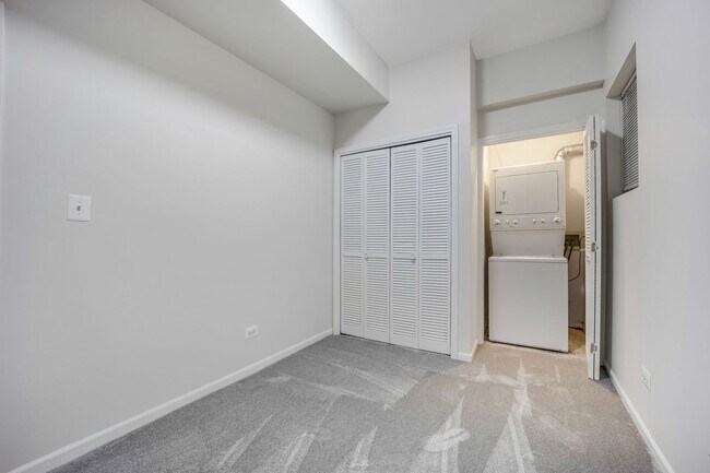 Photo - 2033 W Huron St