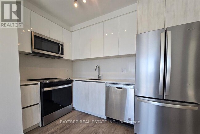 Photo - 3100 Keele St Unit 915