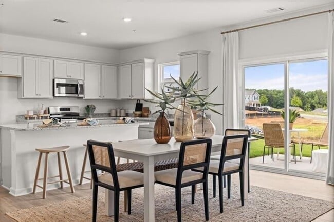 Photo - 458 Red Dragon Dr