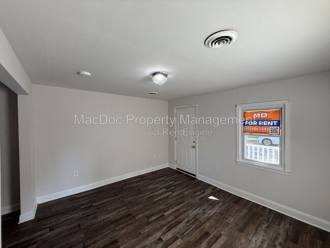 Photo - 806 Weedon St Unit A