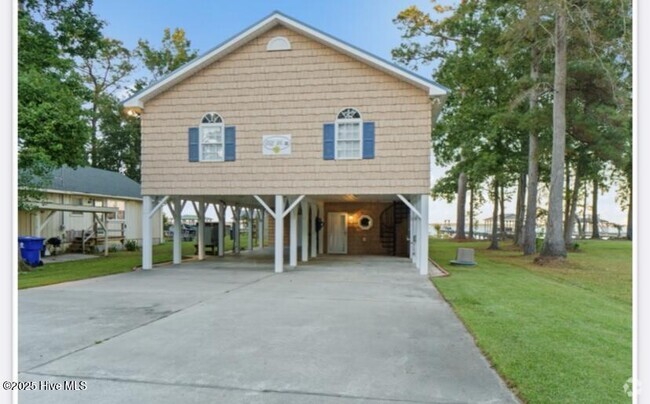 Building Photo - 2743 Waccamaw Shores Rd Rental