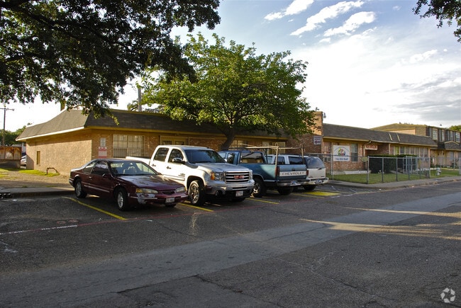 Remond Cliff Plaza - Remond Cliff Plaza