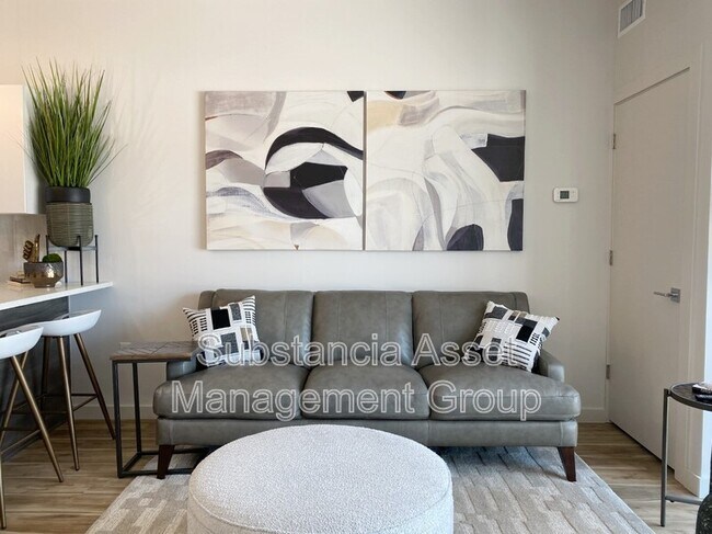 Photo - 1683 Midtown Pl