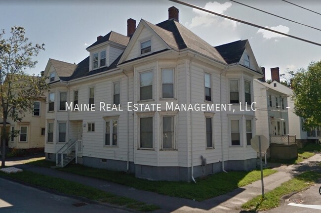 Building Photo - 133 Essex St Rental