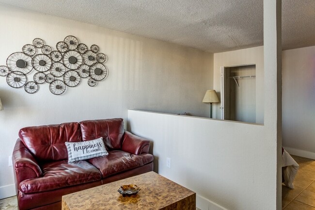 Show Room - Bantam Springbrook Apartments