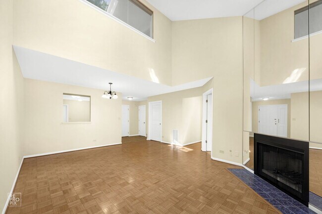 Photo - 1081 Courtland Dr