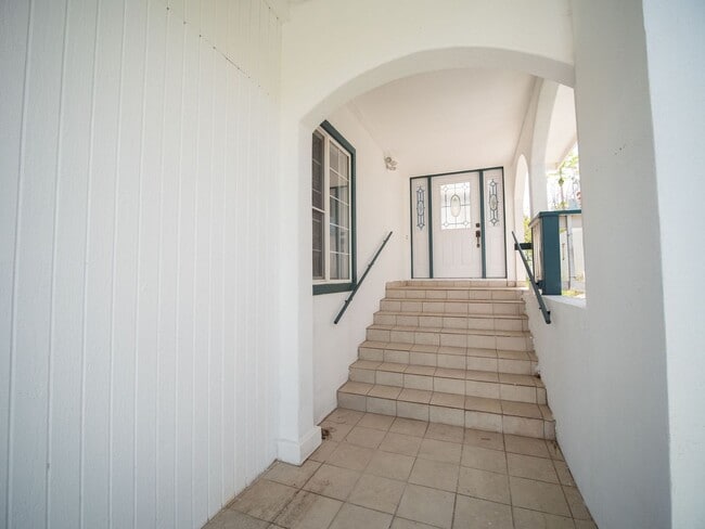 Photo - 1379 Owaka St Unit Entire House