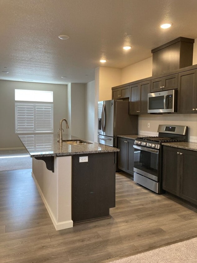 Beautiful Newer Home in Tigard - Beautiful Newer Home in Tigard