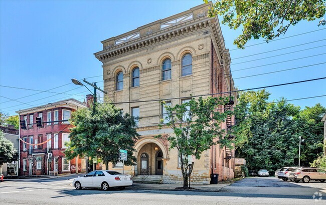 Building Photo - 1025 Church St Unit A Rental