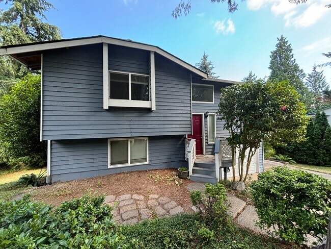 Building Photo - 5848 Olive Ave NE Rental