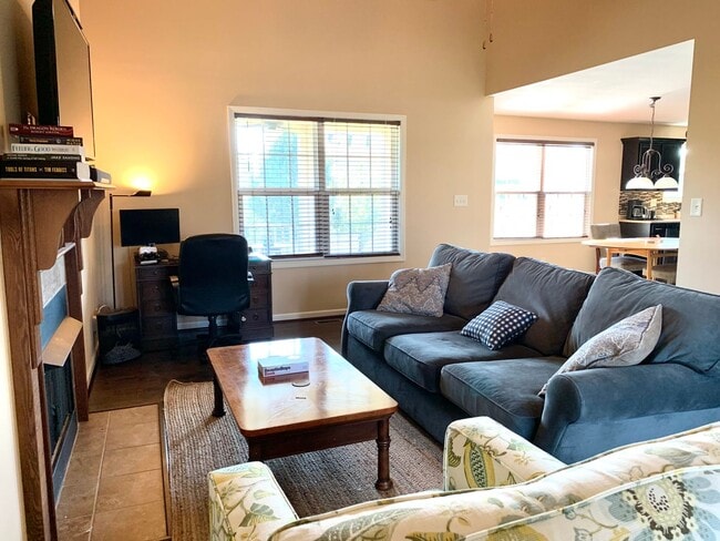 Photo - 992 Dwight Eisenhower Way