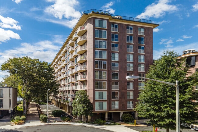 500 N St SW - Harbour Square