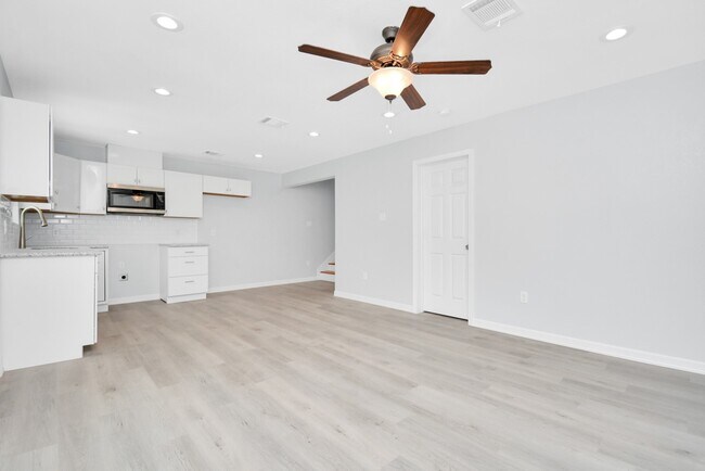 Photo - 8595 Parkway Dr Unit C