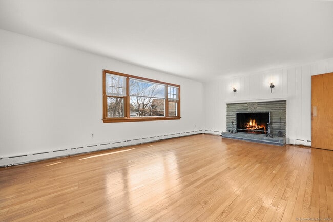 Photo - 5 Saviano Ln