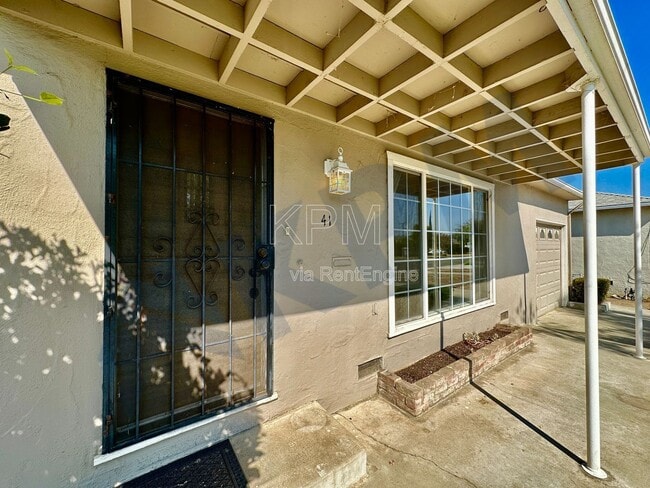 Photo - 41 W McKenzie Ave