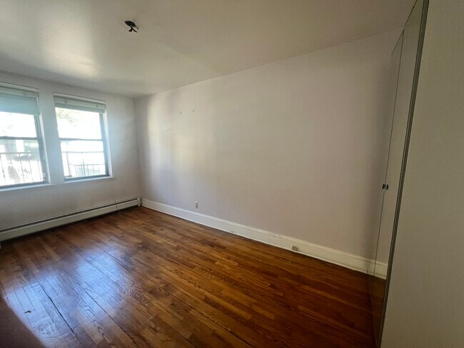 Photo - 553 Undercliff Ave Unidad 14