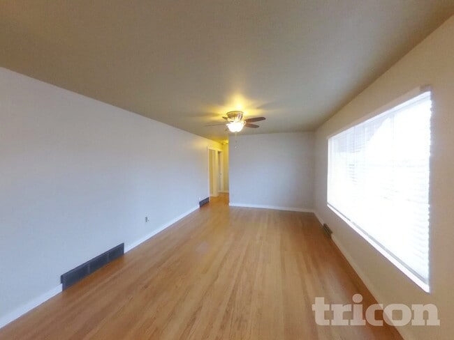 Photo - 1915 Berkshire Ln