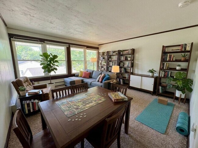 Photo - 3630 Colebrook Rd Unit Apt 2