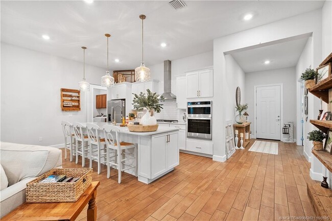 Photo - 564 SE Villandry Way