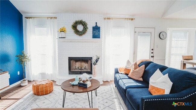 Photo - 3904 Split Oak Dr