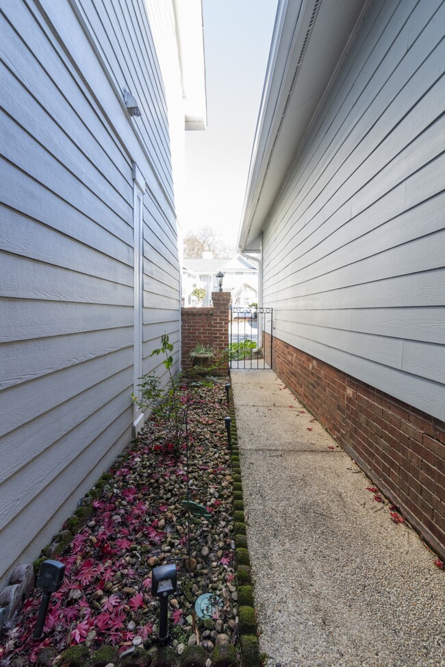 Photo - 807 Greenleaf Ave