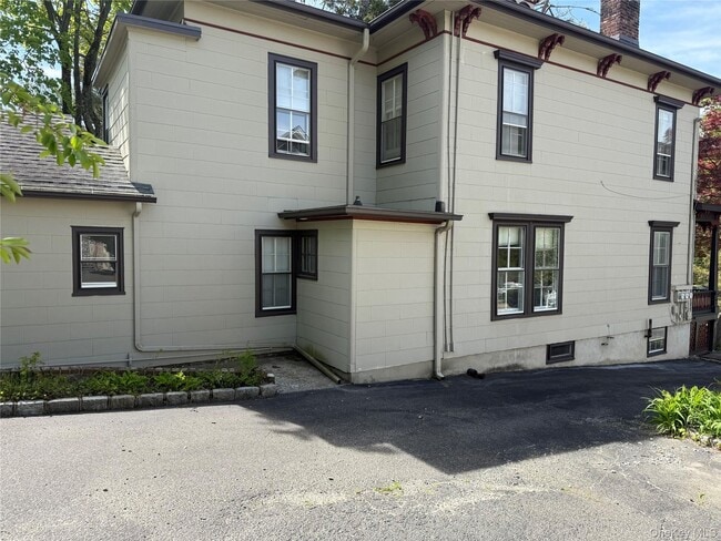 Photo - 805 Main St