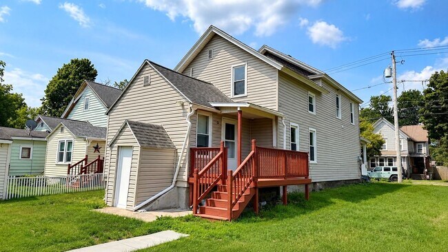 709 S James St Unit 1