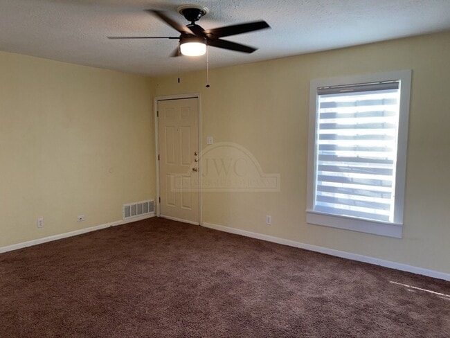 Photo - 515 W Kern Rd