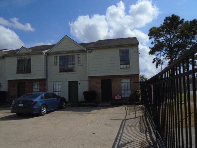 Building Photo - 12651 Windsor Village Dr