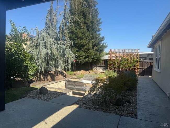 Building Photo - 261 Joyce Dr