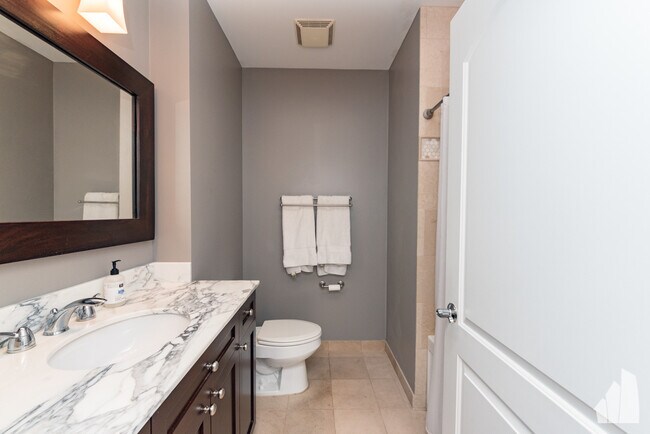 Photo - 101 W Superior St Unit 501