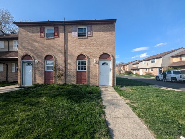 Building Photo - 225 Via Cascata Dr