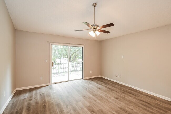 Photo - 2621 Fernleaf Dr