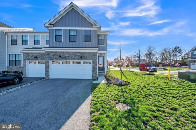 Photo - 900 Dogwood Ct Townhome