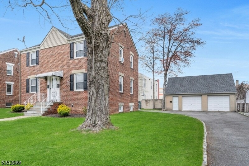 Photo - 228 Willow Ave