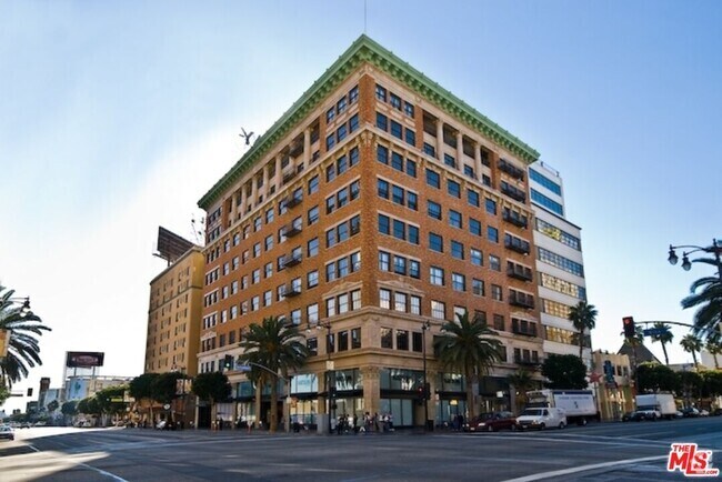Building Photo - 1645 Vine St Unit 303 Rental