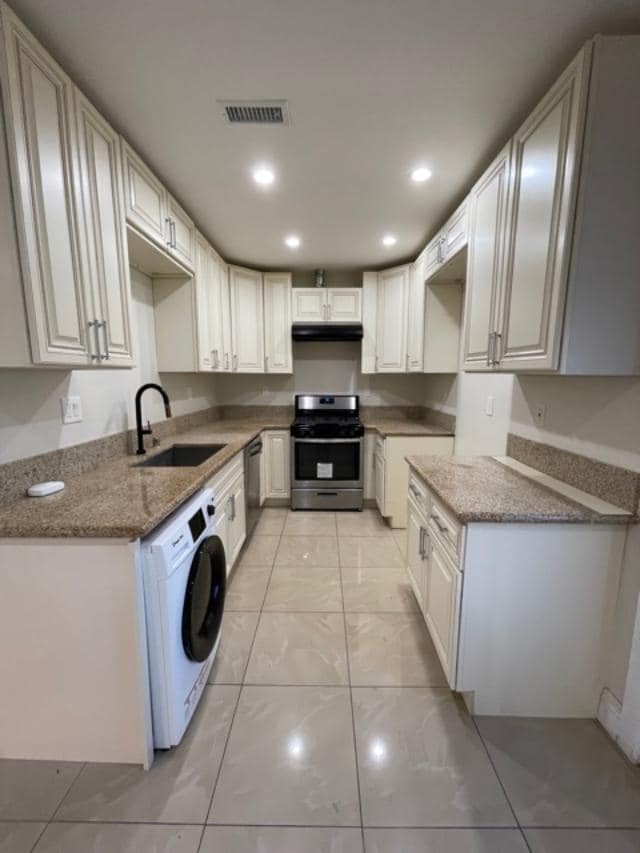 Photo - 19158 Schoenborn St