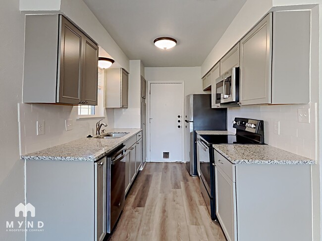 Photo - 220 Bonavista Way