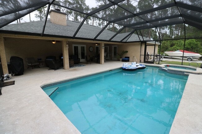Photo - 909 Colonial Dr