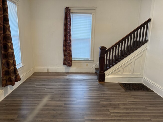 Photo - 404 W Washington St Apartamento Unidad 404- lower