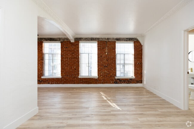 Kingsley Apartments