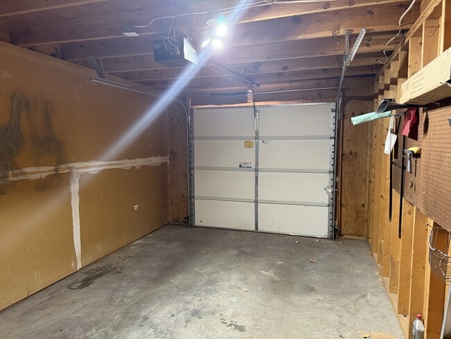 Photo - 532 Berry Rd NW