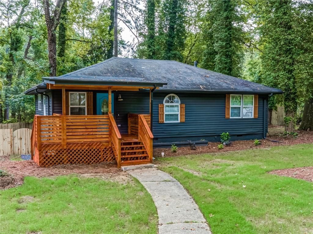 Photo - 2020 Marvin Ln SW