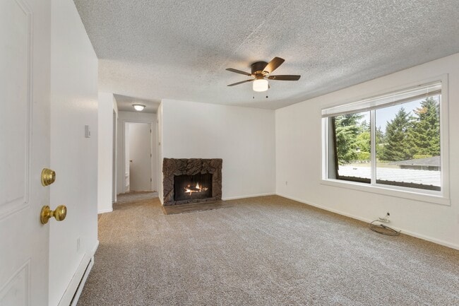 Photo - Spacious Apartment in Cozy Tacoma Neighbor... Unit D