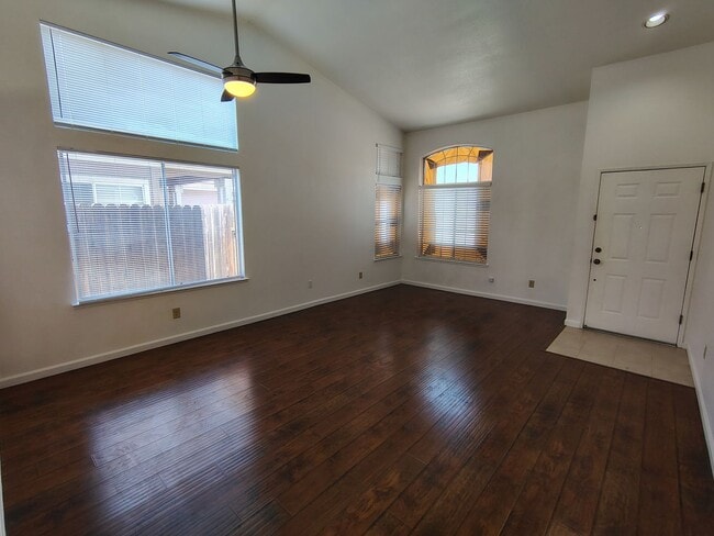 Photo - 4920 Apple Farm Ln