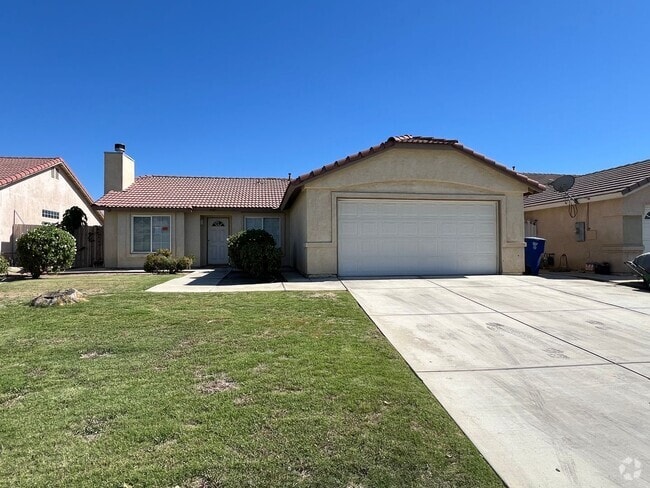 Building Photo - Southwest 4 bedroom Rental